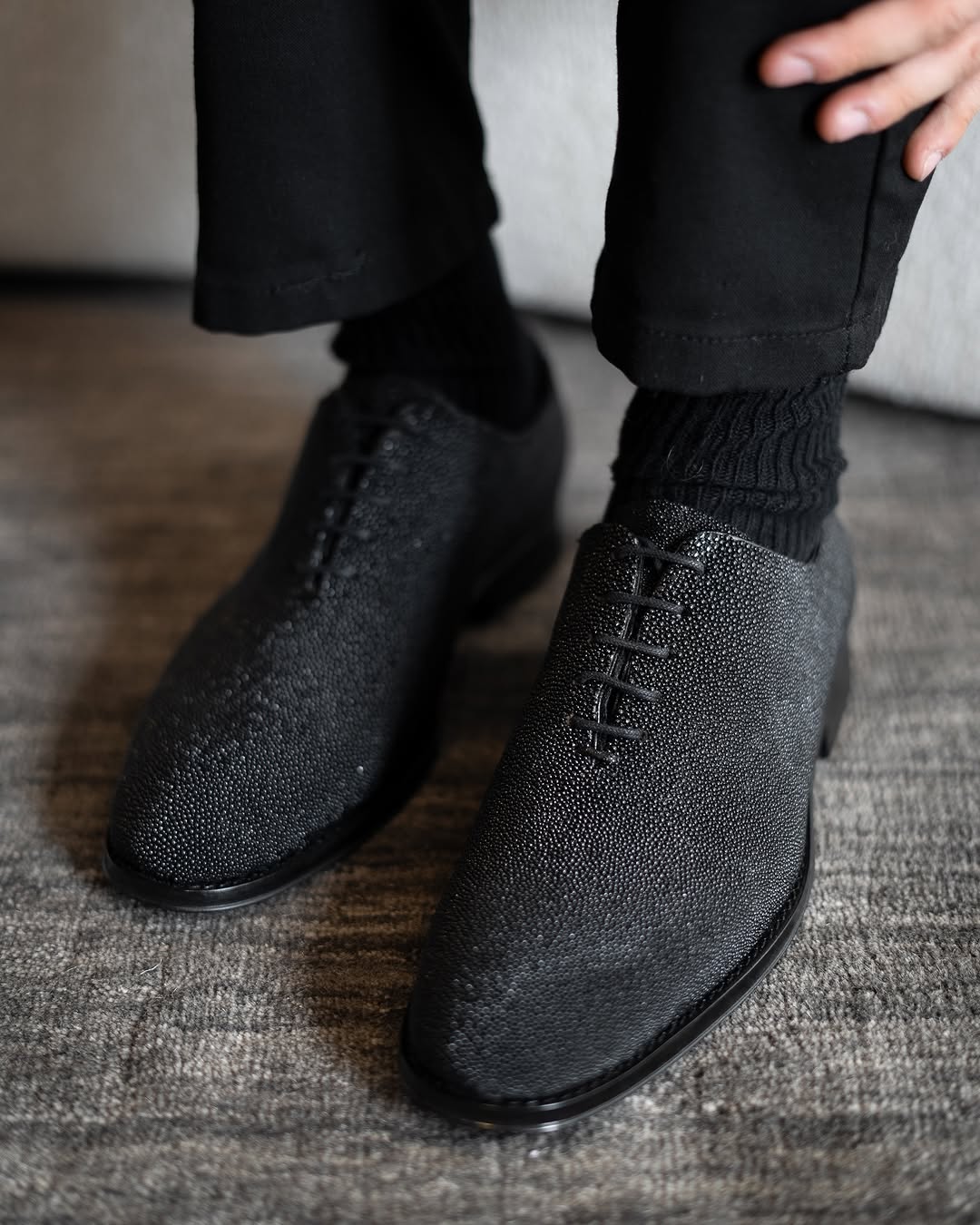 Unique texture black sharkskin men's shoes