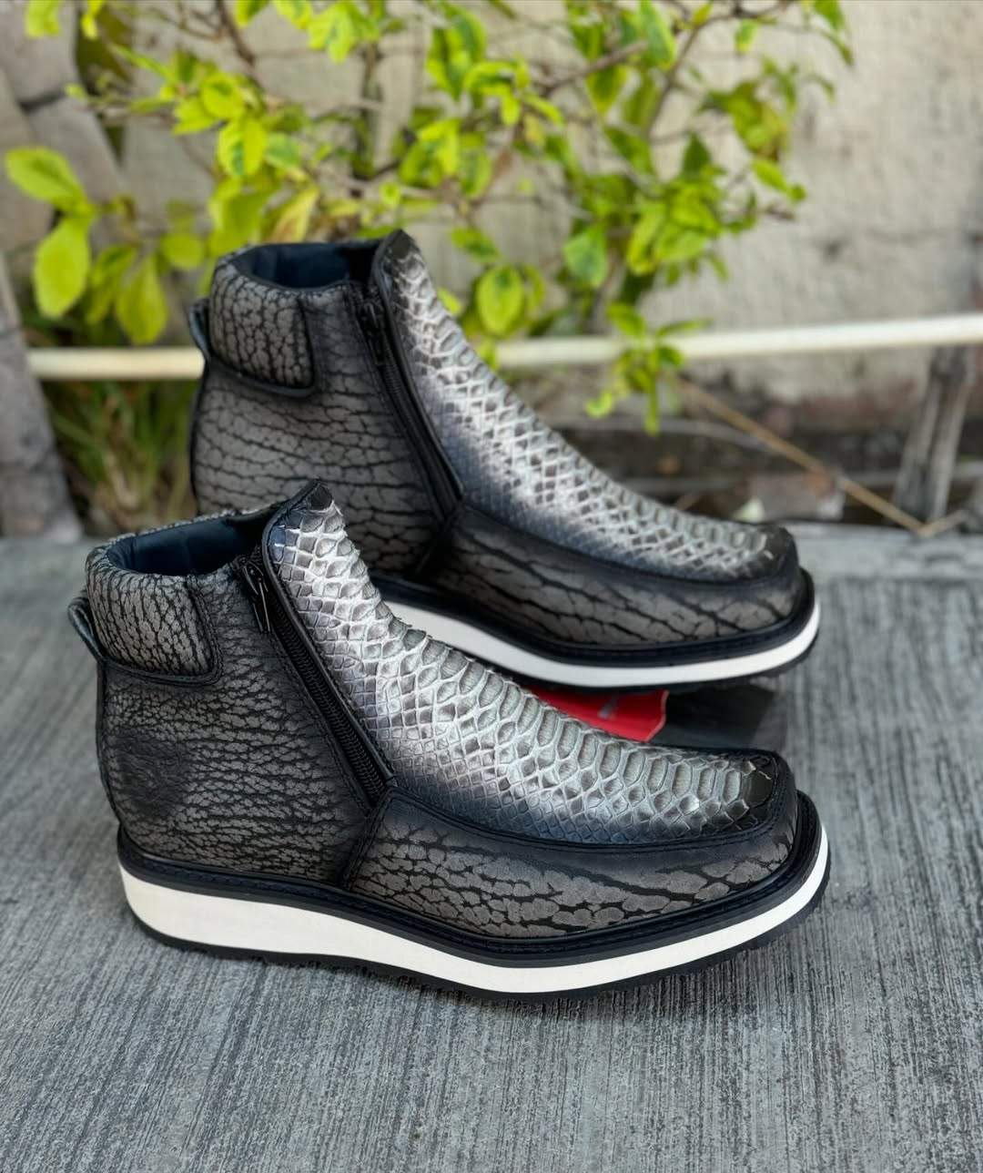 【🎉50% off+buy 2 free shipping】Men's wear-resistant python pattern boots