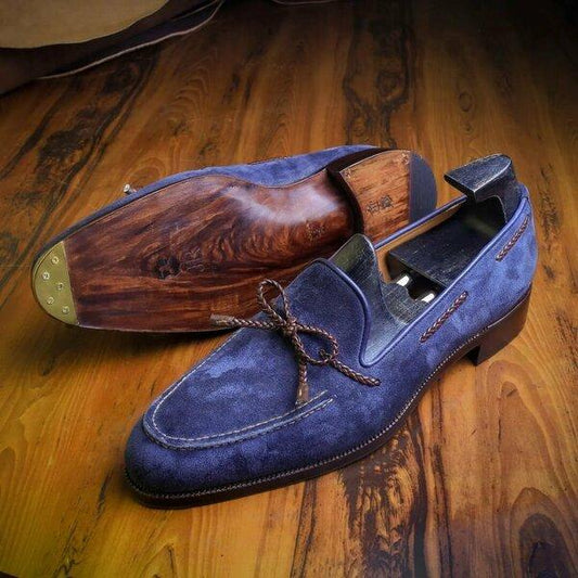 Loafer With Blue Straw Patterned Ribbon